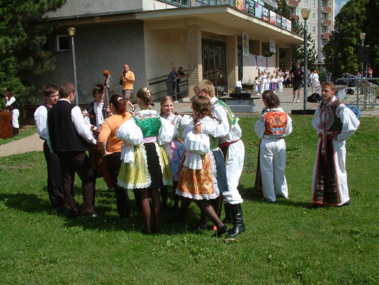 248012_254219631345907_2052769031_n